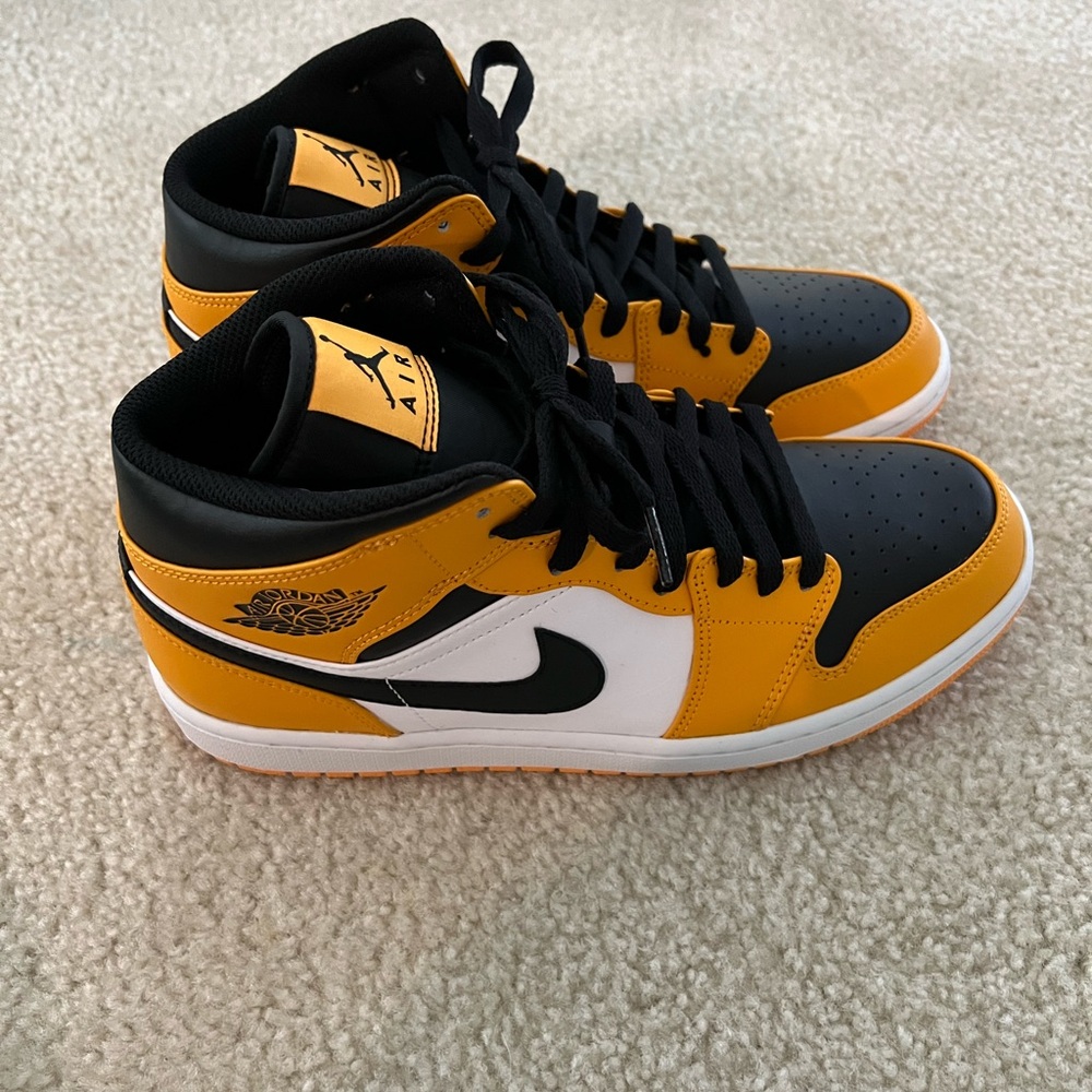 Jordan 1 Mid Taxi
